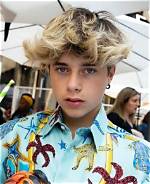 Gavin Magnus Singer, Bio, Wiki, Age, Height, Girlfriend, Tattoo, Songs, and Net Worth