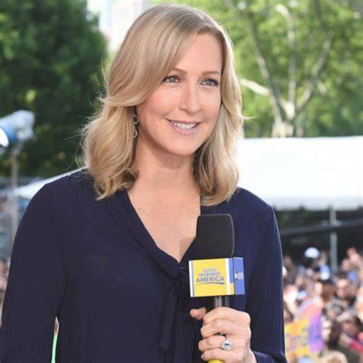 GMA&rsquo;s Lara Spencer poses with &lsquo;twin&rsquo; daughter Katharine, 18, as teen