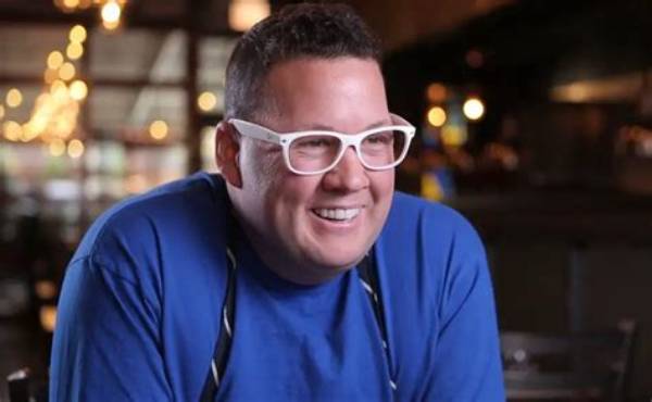 Graham Elliot Chef, Bio, Wiki, Age, Height, Wife, Restaurant, and Net Worth