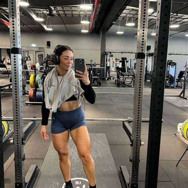 Hanna Oberg Fitness, Bio, Wiki, Age, Husband, Ownu, and Net Worth