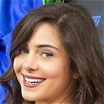Holly Deveaux Net Worth