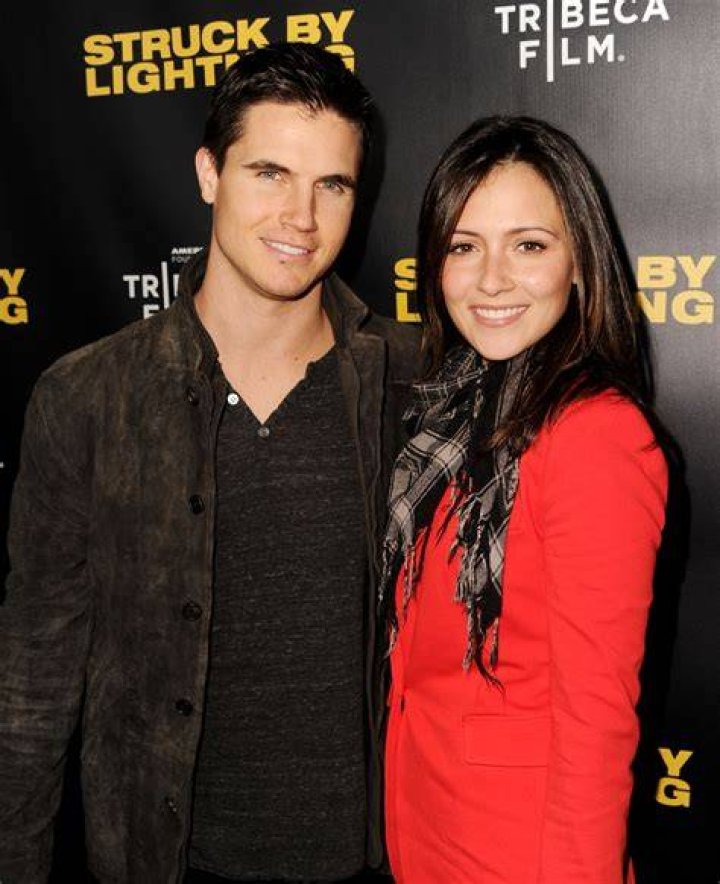 How Did Robbie Amell & Italia Ricci Meet? Their Love of Acting Brought
