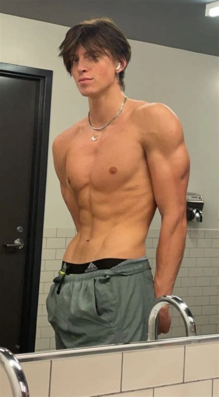 How tall is Jacob Day? Exploring height of TikTok star who was rumored