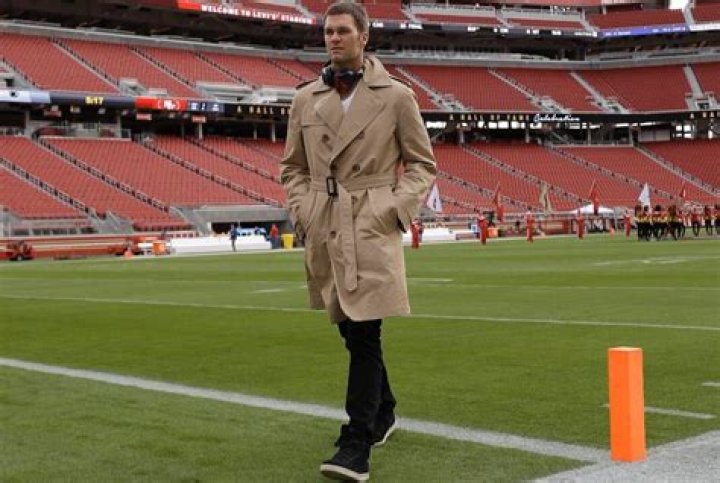 How Tall Is Tom Brady?