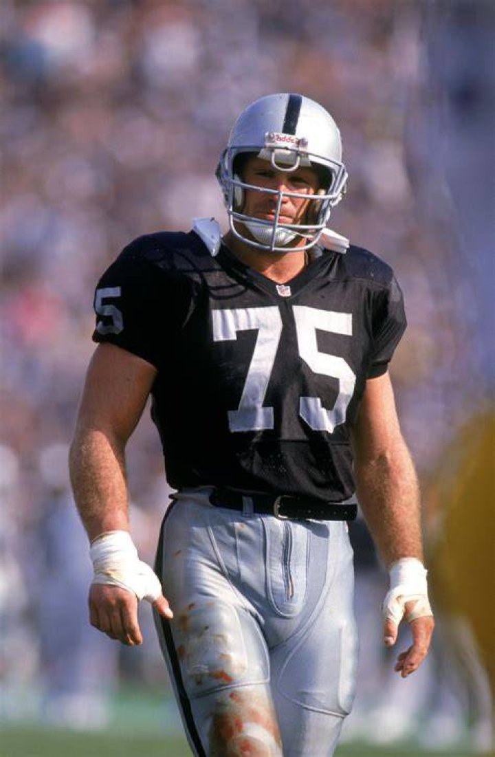 Howie Long's wife is Diane Addonizio? Dailynationtoday