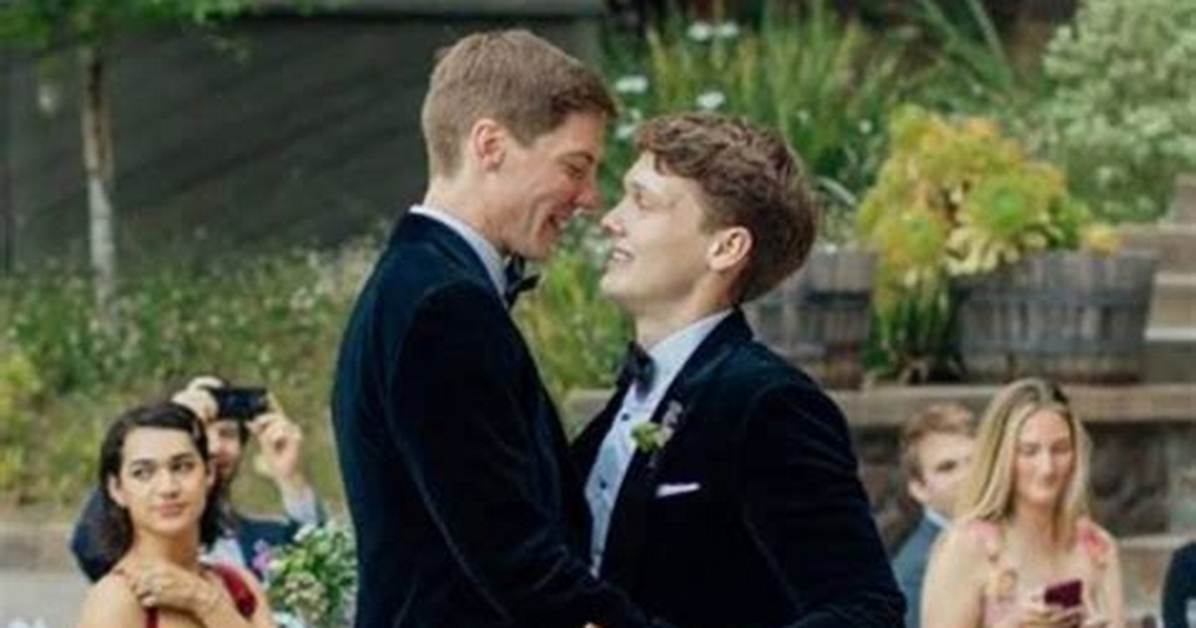 Hunter Doohan Is Gay and Married to Fielder Jewett, Family, and Net Worth