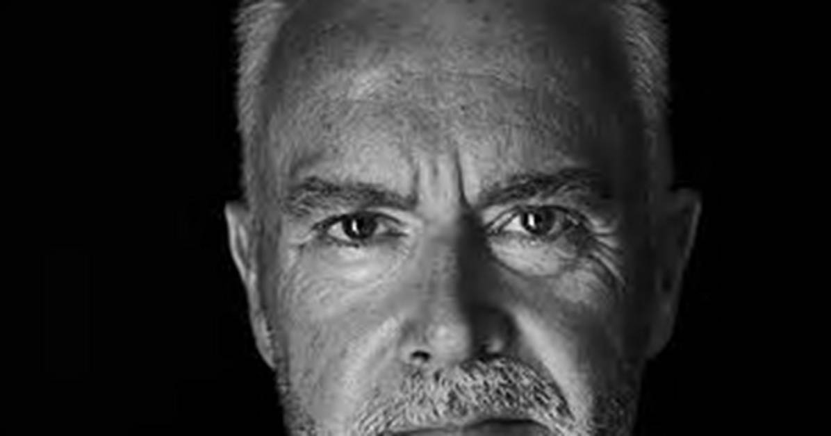 Huw Edwards Teeth Before and After Photo: Reddit and Twitter