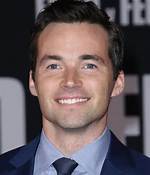 Ian Harding-Actor| Net Worth, Age, Height, Girlfriend, Ethnicity and Wiki!