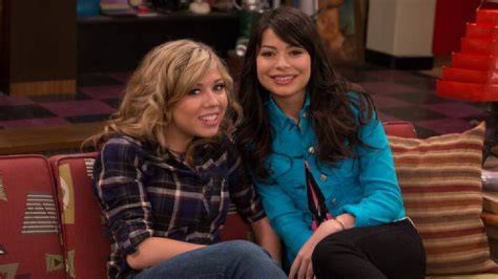 iCarly 's Miranda Cosgrove, Jerry Trainor and Nathan Kress to Reunite