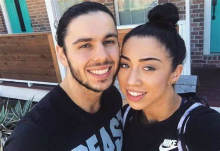 Indi Hartwell Ethnicity, Husband, Instagram, Relationships, Injury