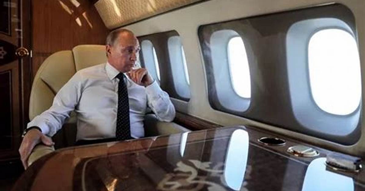 Inside President Putin’s Private Jet Which Looks Like a Fancy Hotel