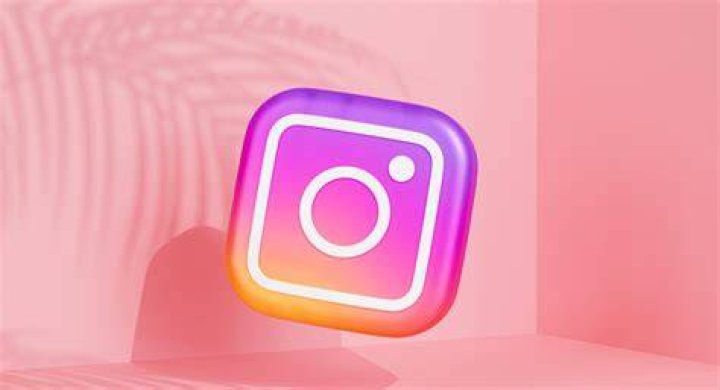 Instagram&rsquo;s new logo Love it or hate it? The Room