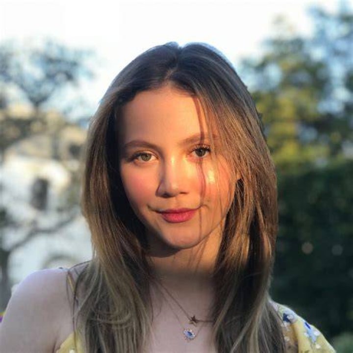 Iris Apatow Social Media 04/08/2018