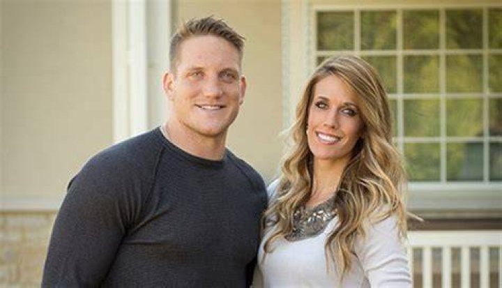 Is A.J. Hawk married to Brady Quinn's sister? A look at the personal