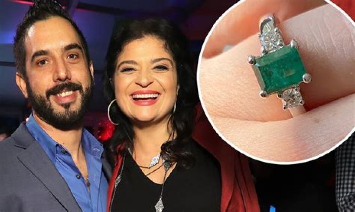 Is Alex Guarnaschelli Married? Her Husband, Boyfriend, Dating