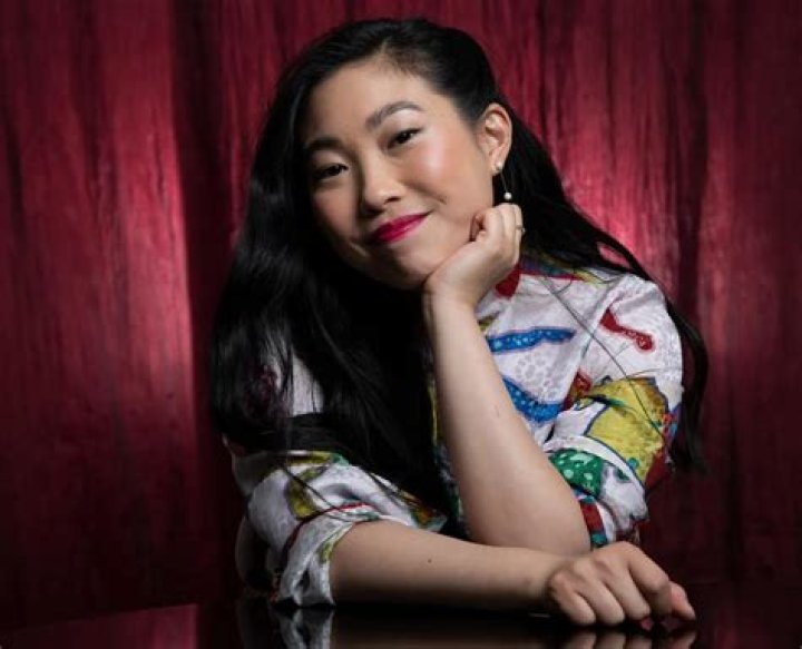 Is Awkwafina Single? Here's What We Know About Nora's Dating Life r