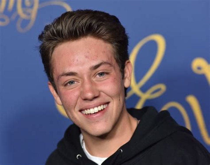 Is Ethan Cutkosky related to Lil Xan? Celebrity.fm 1 Official