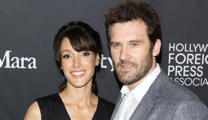 Is Jennifer Beals Gay? &mdash; Details on 'The L Word' Star's Love Life
