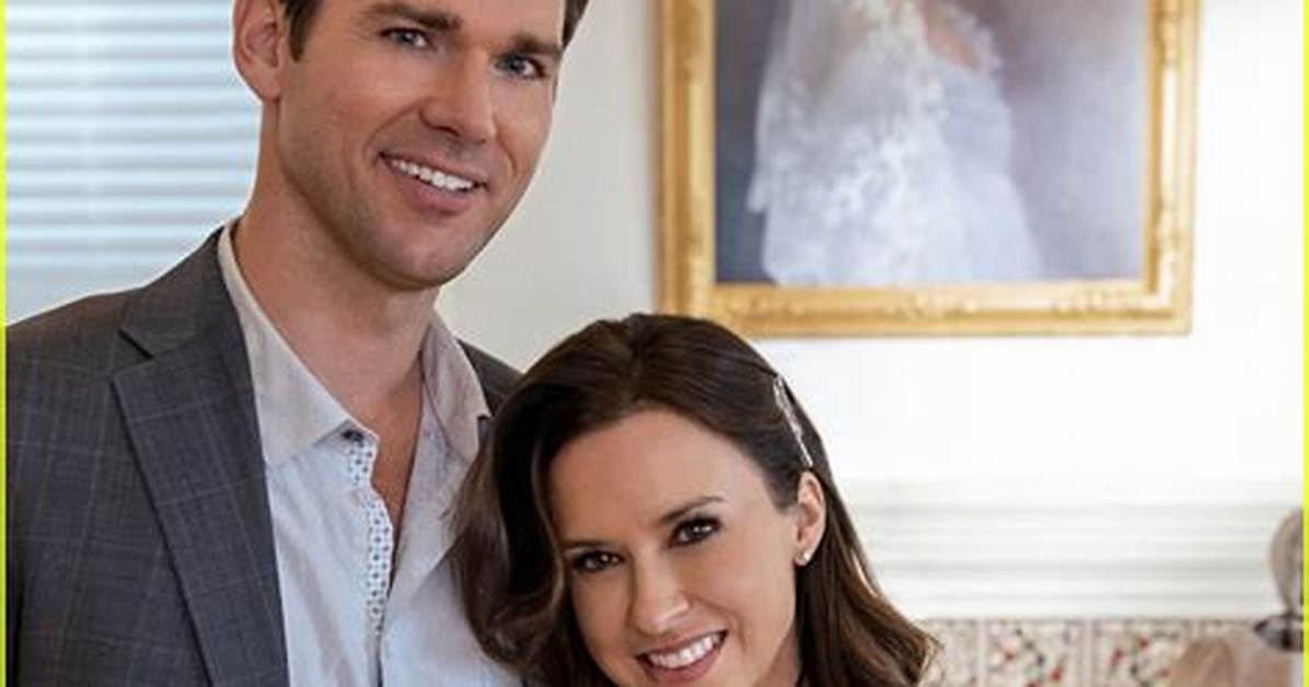 Is Lacey Chabert Leaving Hallmark? Meet Husband and Daughter