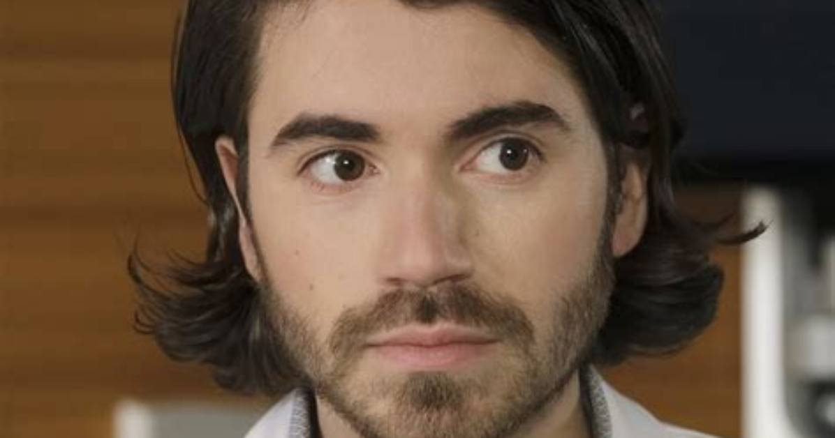 Is Noah Galvin Transgender, Photos as a Child – Partner Parents and Age