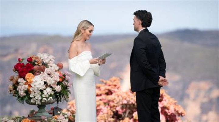 Is Reg&eacute;Jean Page married? Wiki Family, Married, Mother Marriedline