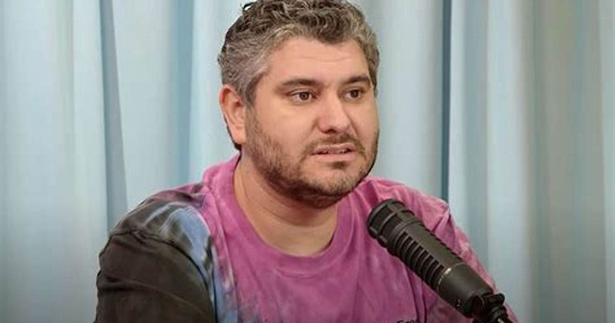 Is Youtube Comedian Ethan Klein Married?