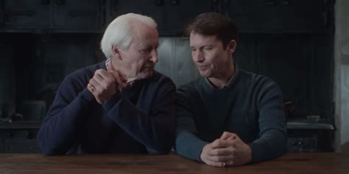 James Blunt fait ses adieux &agrave; son p&egrave;re dans un clip bouleversant Foto