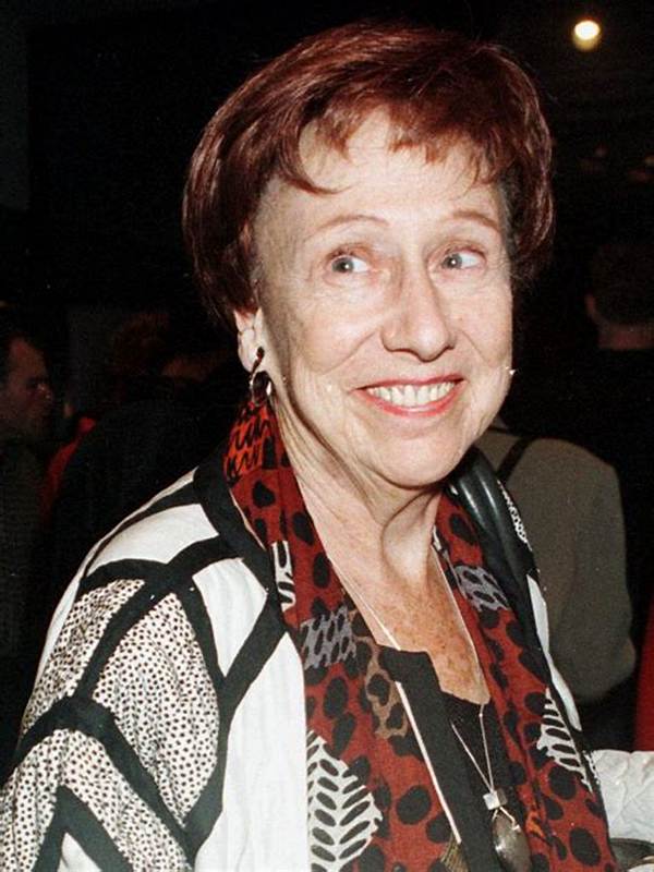 Jean Stapleton Net Worth