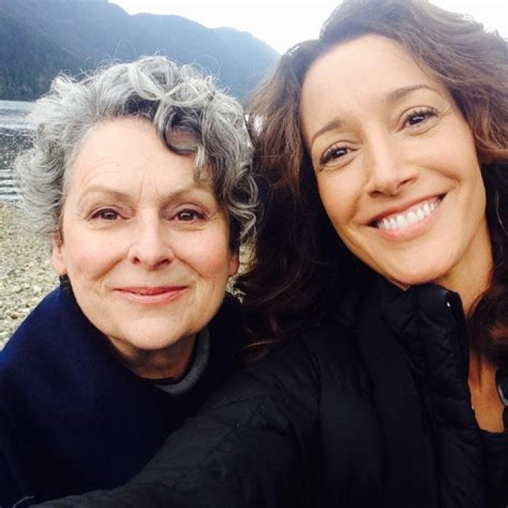 Jennifer Beals&rsquo; Parents Rarely Admitted Their Mixed Ethnicity
