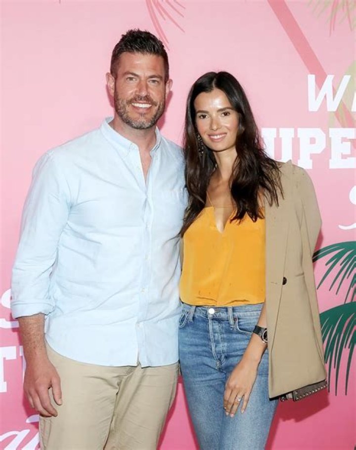 Jesse Palmer Married, Bio, Wife, Girlfriend, Age, Dating, Gay, Salary