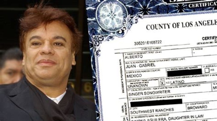 Juan Gabriel&rsquo;s Death, Like His Music, Brings Mexicans Together The