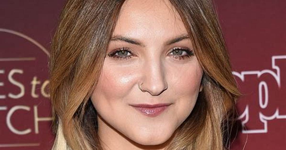 Julia Michaels from Norway | Popnable