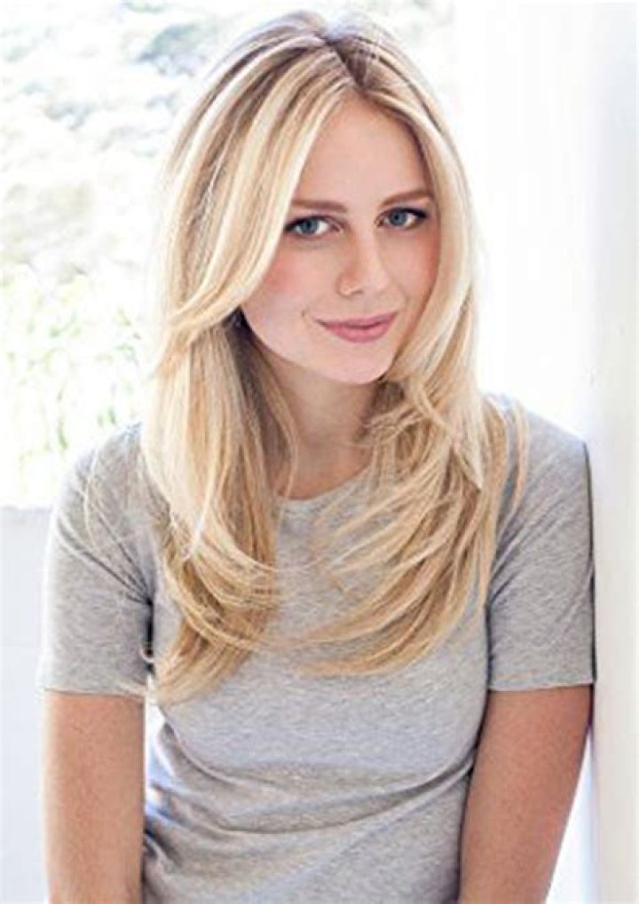 Justine Lupe Age Who Are Her Parents Boyfriend And Salary?