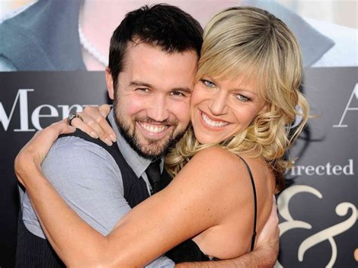 Kaitlin Olson and Rob McElhenney Celebrity Comedy Power Couples