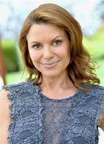 Kari Wuhrer – Biography, Facts & Life Story