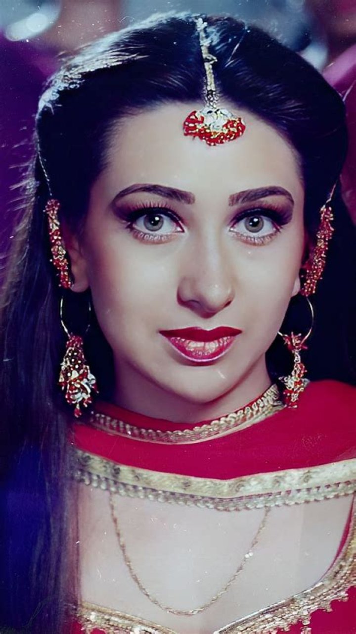 Karishma Kapoor, bollywood actress, vintage HD phone wallpaper Pxfuel