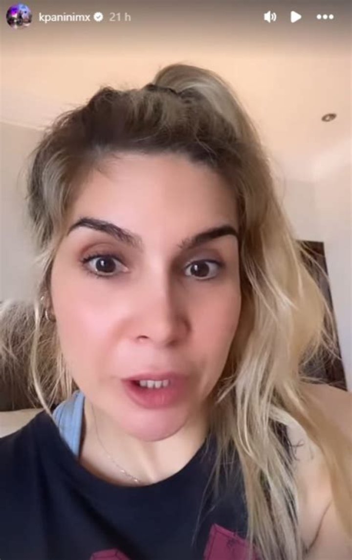 Karla Panini usa el hate a su favor y vende playeras con la leyenda "te