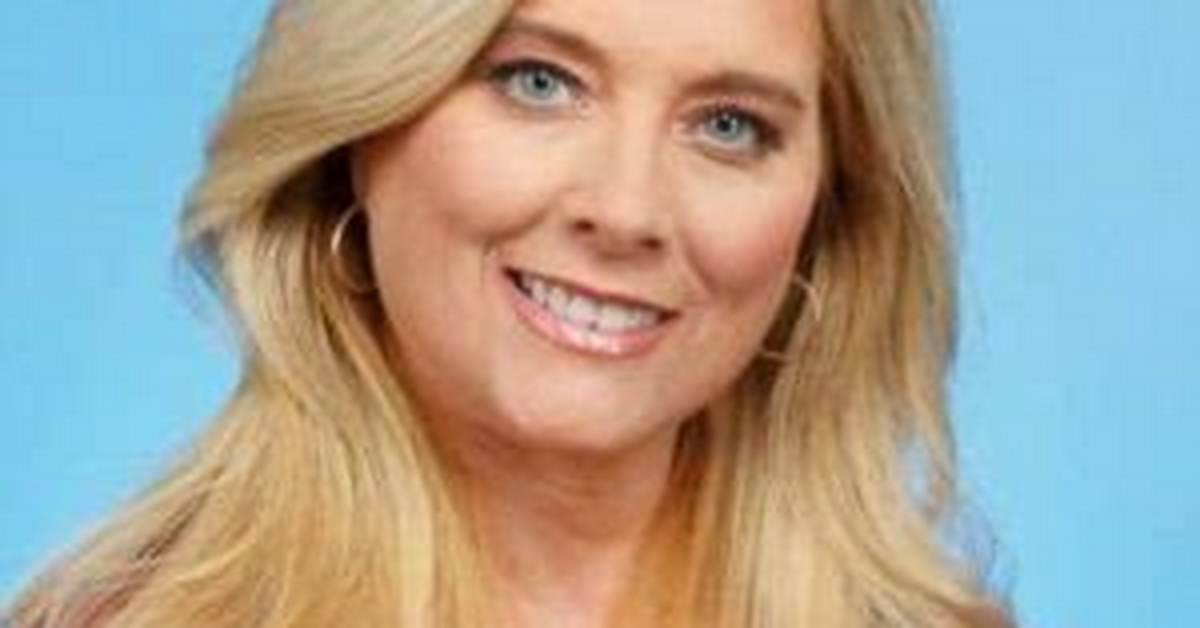 Kelly Cass Wkrn, Bio, Wiki, Age, Height, Husband, Salary, and Net Worth