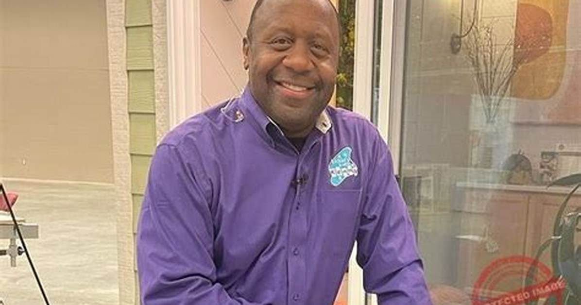 Kenny Crumpton Fox 8, Bio, Wiki, Age, Brother, Wife, Salary, and Net Worth