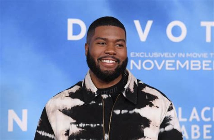 Khalid 2024 Wife, net worth, tattoos, smoking & body facts Taddlr