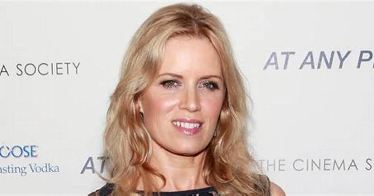 Kim Dickens Net Worth