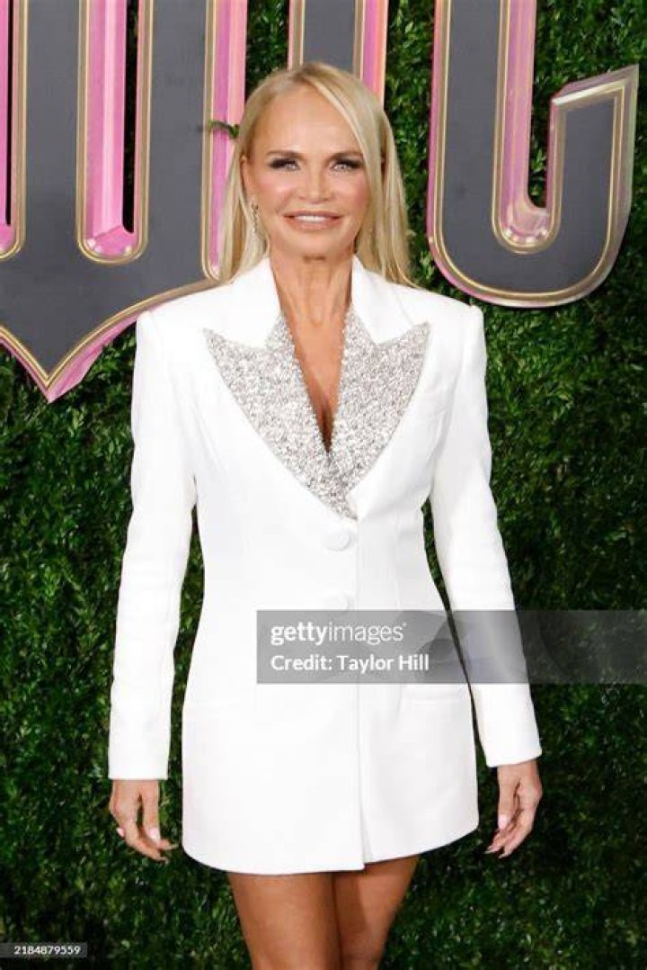 Kristin Chenoweth Botox And Lip Filler Plastic Surgery Before And After Kristin Chenoweth