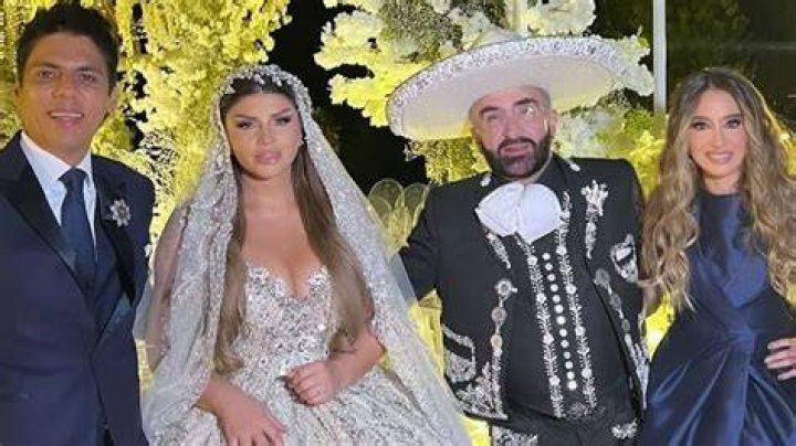 La novia de Vicente Fern&aacute;ndez Jr. habr&iacute;a vendido su casa para pagar las