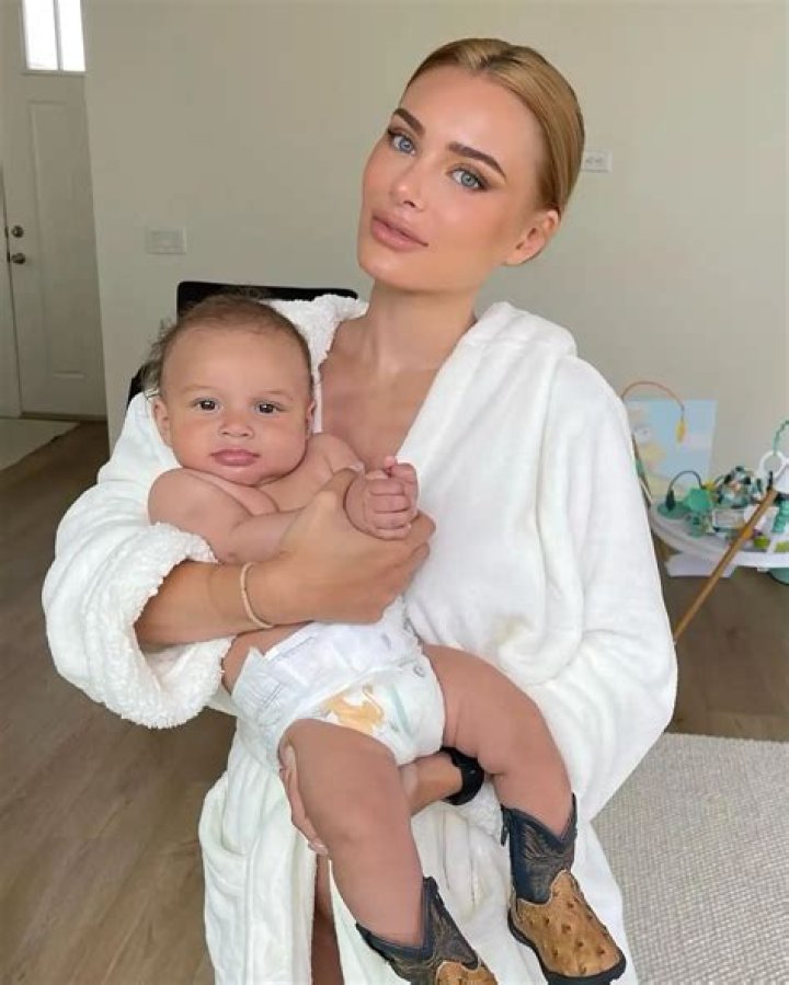 Lana Rhoades kisses her son Men's SelfImprovement