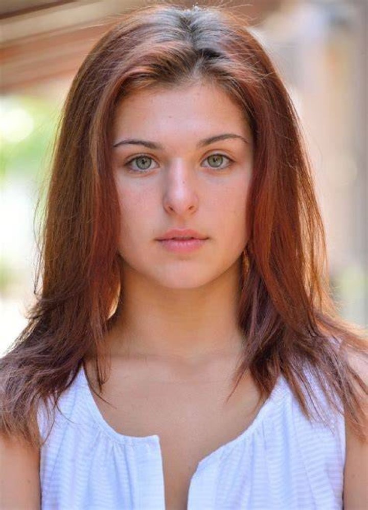 Leah Gotti Wiki, Bio, Age, Height, Weight, Body Measurements, Net Worth
