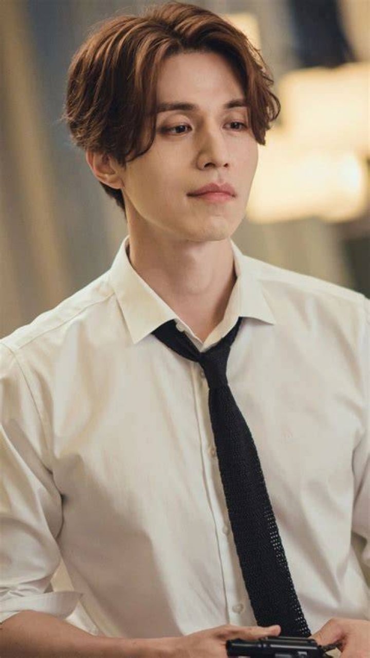 Lee dongwook in the series of Touch Your Heart Korean Music, Korean
