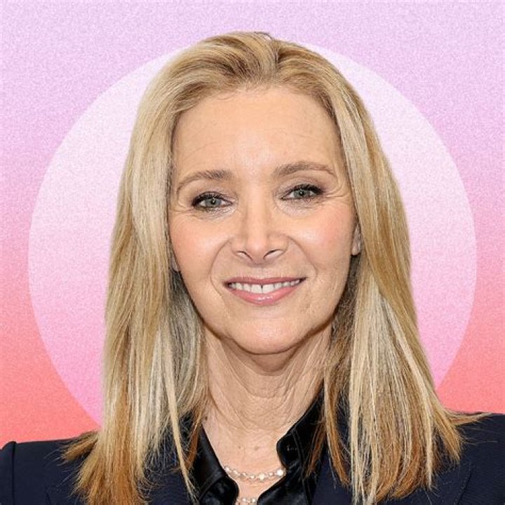 Lisa Kudrow Is a Proud Mom at Her Son Julian’s College Graduation