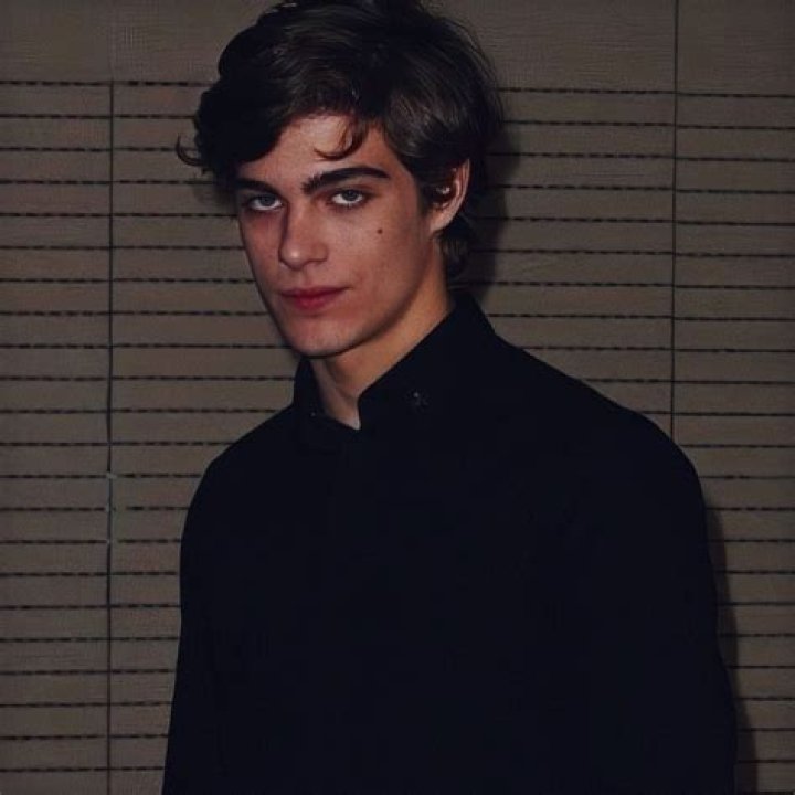 lorenzo zurzolo in 2022 Baby netflix, Beautiful boys, Instagram