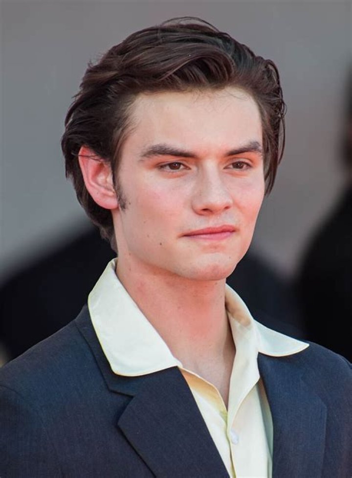 Louis Partridge Profile Images &mdash; The Movie Database (TMDB)