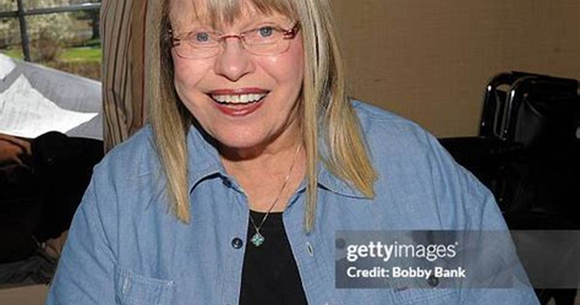 Louise Lasser Height